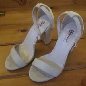 Tan Sandal Open Toe Suede Block Heels with Ankle Strap Size 5 with 4 inch Heel